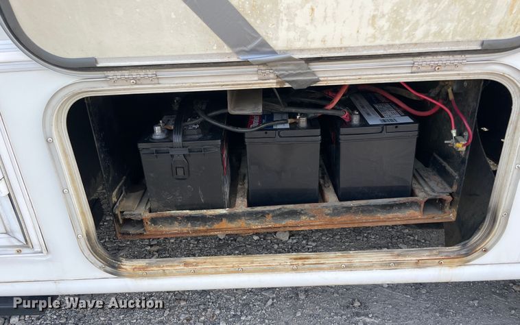 image for item IX9719 1999 Ford Hurricane  RV