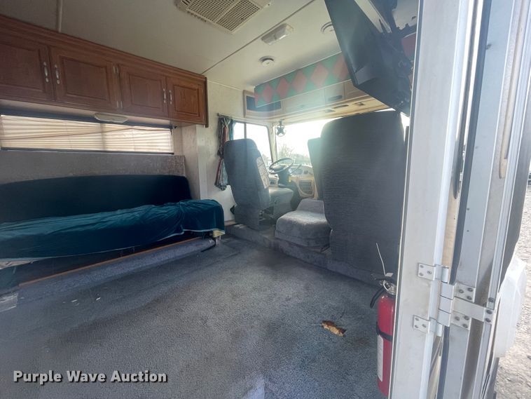 image for item IX9719 1999 Ford Hurricane  RV