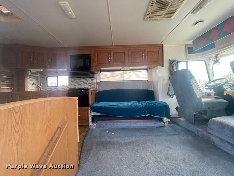 image for item IX9719 1999 Ford Hurricane  RV