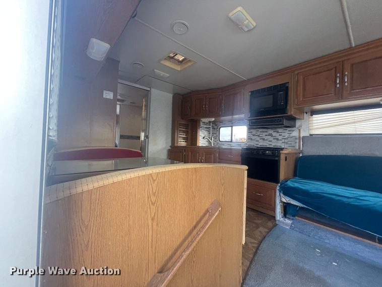 image for item IX9719 1999 Ford Hurricane  RV