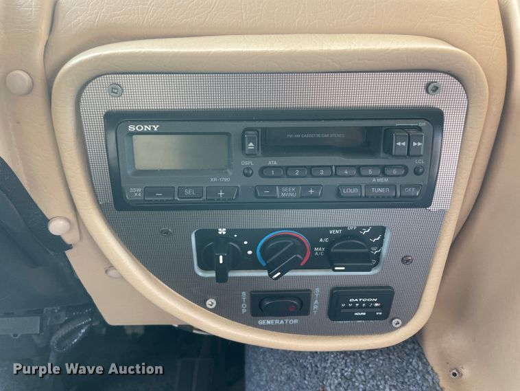 image for item IX9719 1999 Ford Hurricane  RV