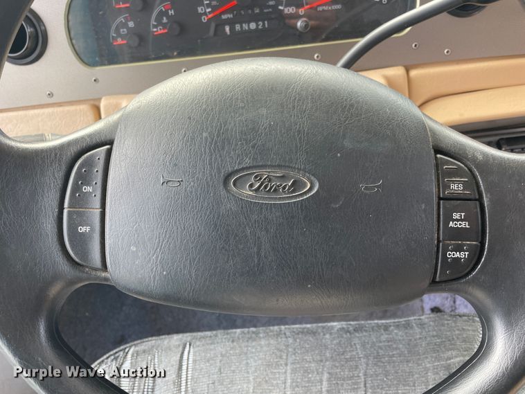 image for item IX9719 1999 Ford Hurricane  RV