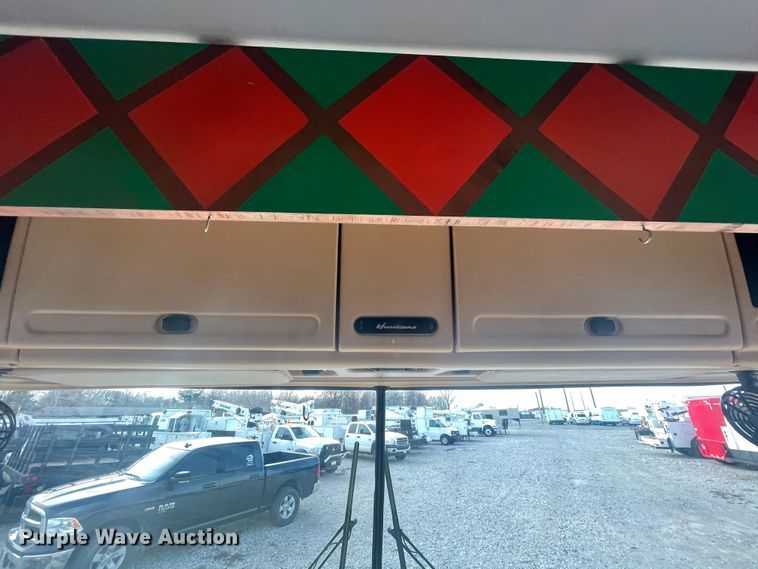 image for item IX9719 1999 Ford Hurricane  RV