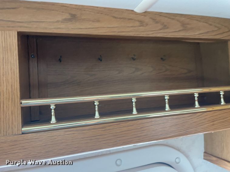 image for item IX9719 1999 Ford Hurricane  RV