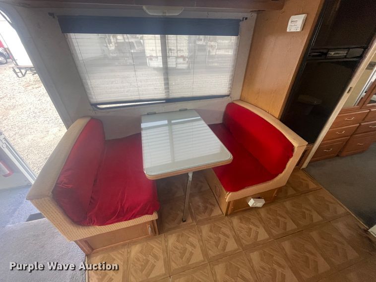 image for item IX9719 1999 Ford Hurricane  RV