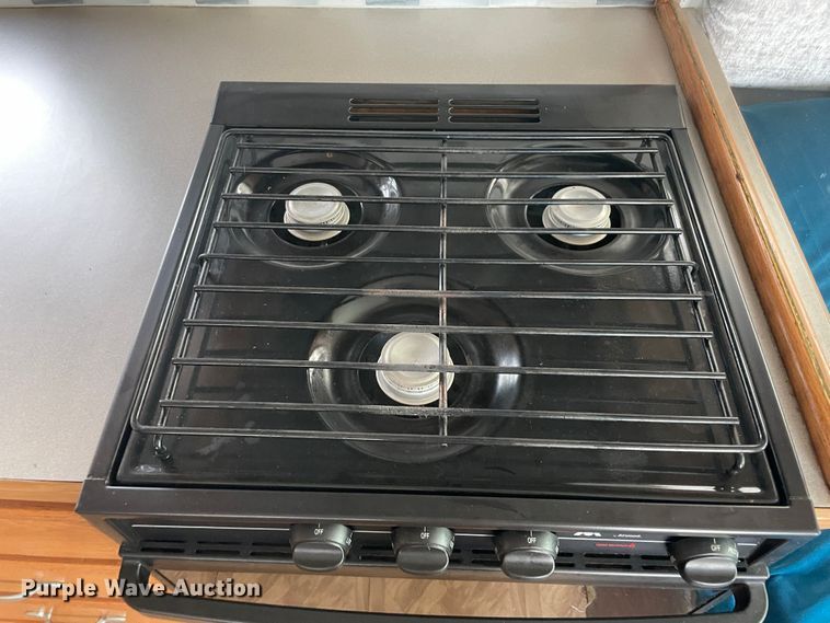 image for item IX9719 1999 Ford Hurricane  RV