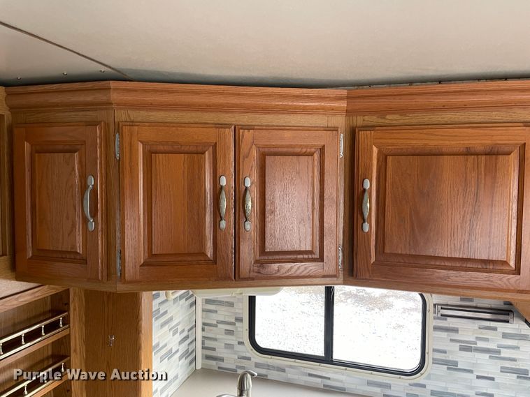 image for item IX9719 1999 Ford Hurricane  RV