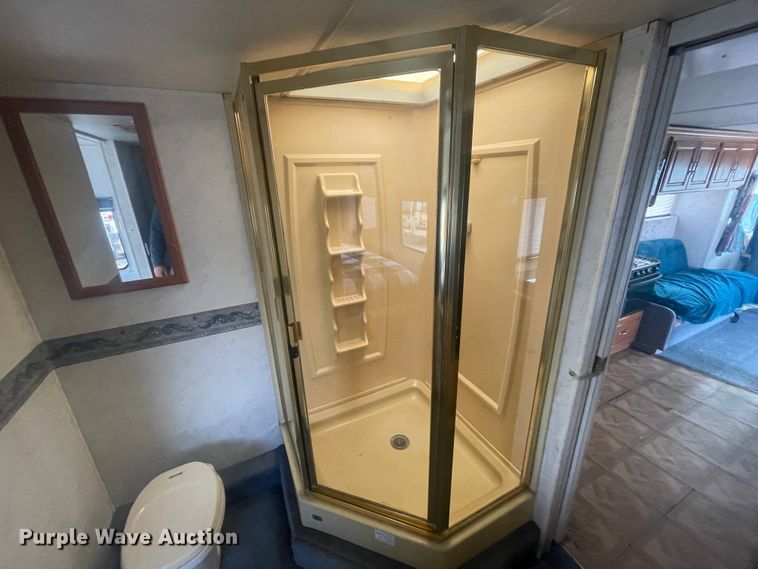 image for item IX9719 1999 Ford Hurricane  RV