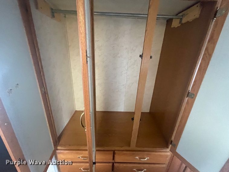 image for item IX9719 1999 Ford Hurricane  RV