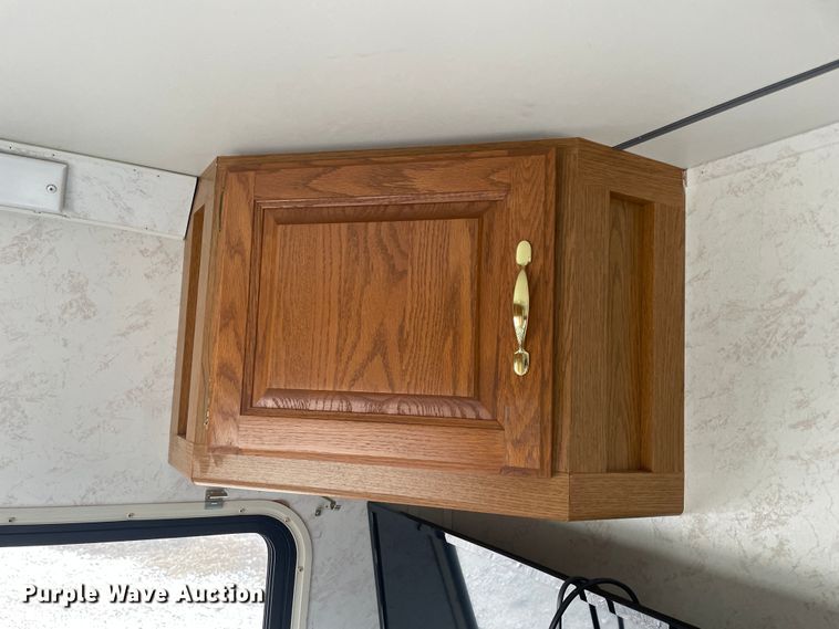 image for item IX9719 1999 Ford Hurricane  RV