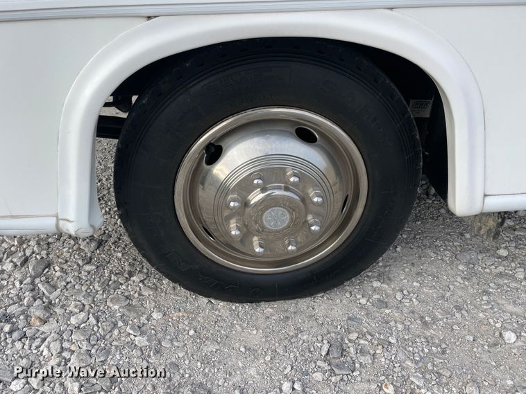 image for item IX9719 1999 Ford Hurricane  RV