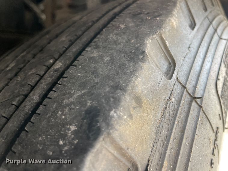 image for item IX9719 1999 Ford Hurricane  RV