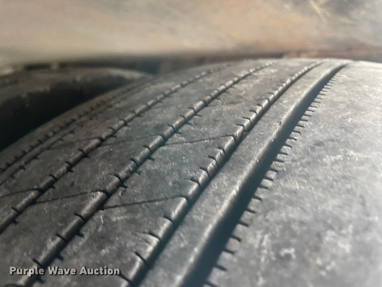 image for item IX9719 1999 Ford Hurricane  RV