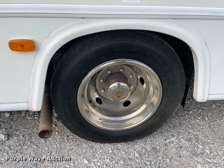 image for item IX9719 1999 Ford Hurricane  RV