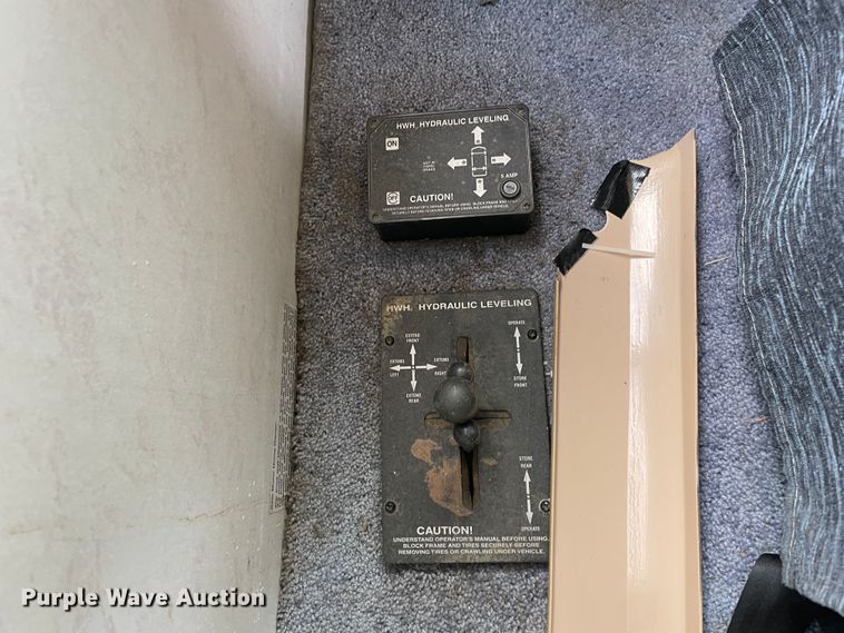 image for item IX9719 1999 Ford Hurricane  RV