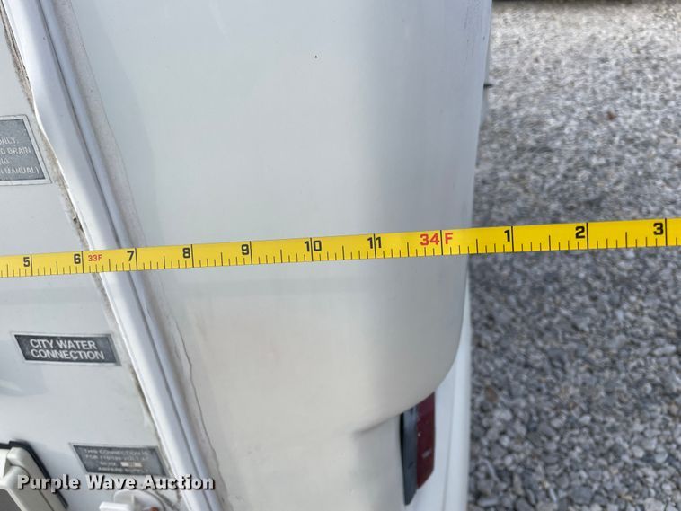 image for item IX9719 1999 Ford Hurricane  RV