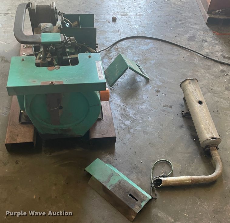 image for item IX9729 Onan 4.0RV  generator