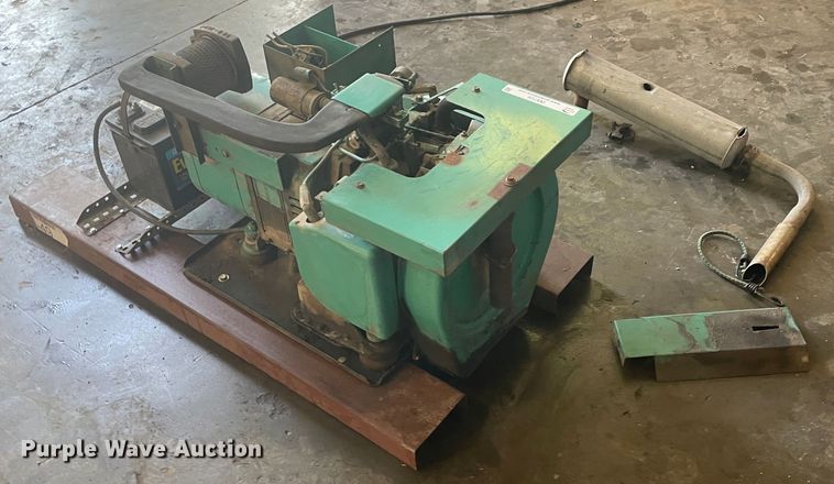 image for item IX9729 Onan 4.0RV  generator