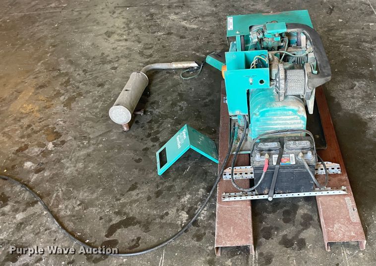 image for item IX9729 Onan 4.0RV  generator