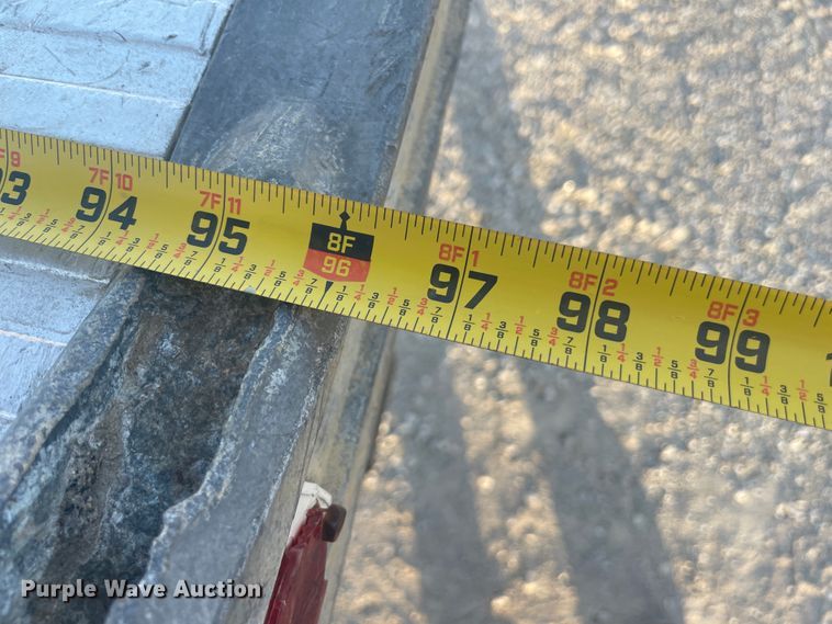 image for item IX9732 1998 International 4700  rollback truck