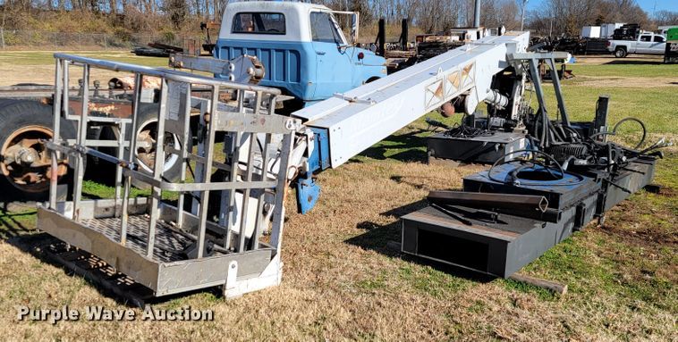 image for item JE9159 Manitex Sky Crane SC62  bucket lift