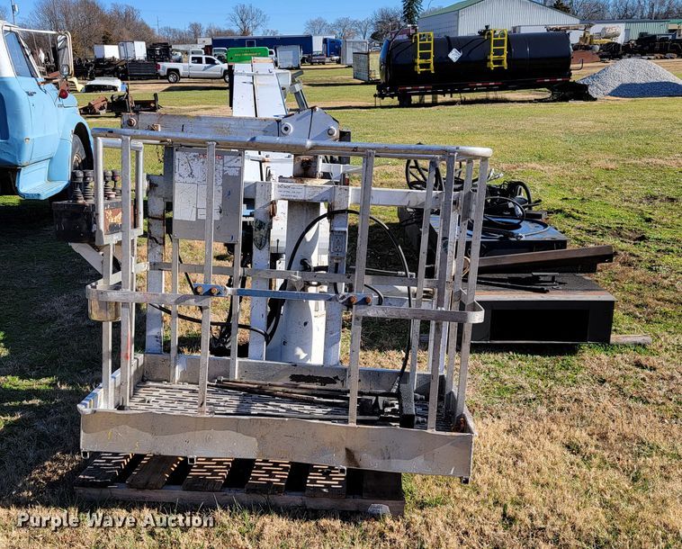 image for item JE9159 Manitex Sky Crane SC62  bucket lift