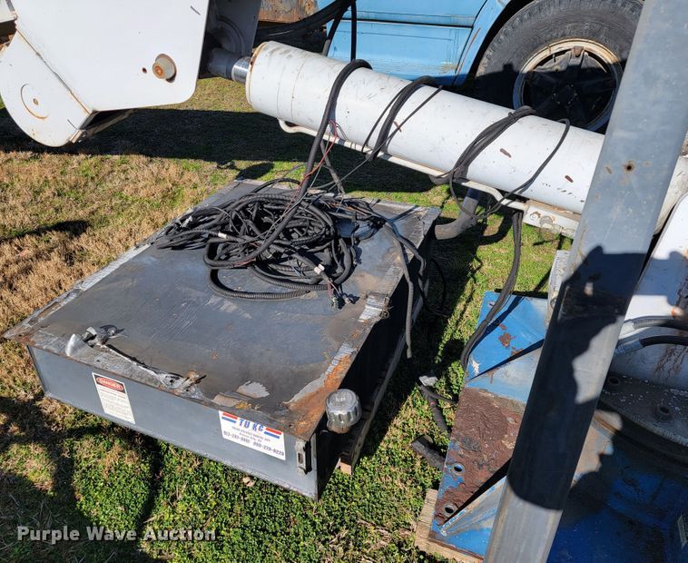 image for item JE9159 Manitex Sky Crane SC62  bucket lift