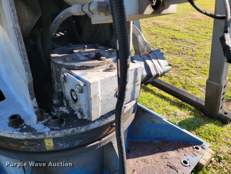 image for item JE9159 Manitex Sky Crane SC62  bucket lift