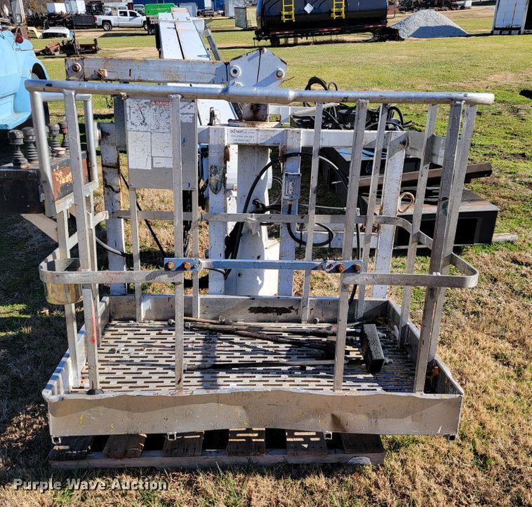 image for item JE9159 Manitex Sky Crane SC62  bucket lift