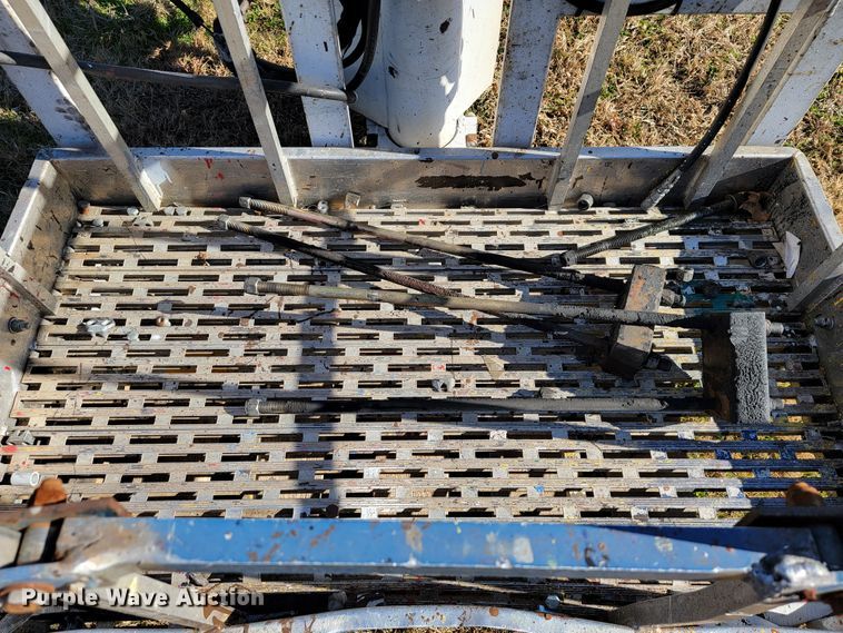 image for item JE9159 Manitex Sky Crane SC62  bucket lift