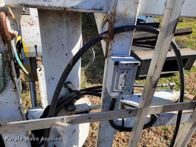 image for item JE9159 Manitex Sky Crane SC62  bucket lift