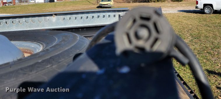 image for item JE9180 2016 Starlite  equipment trailer