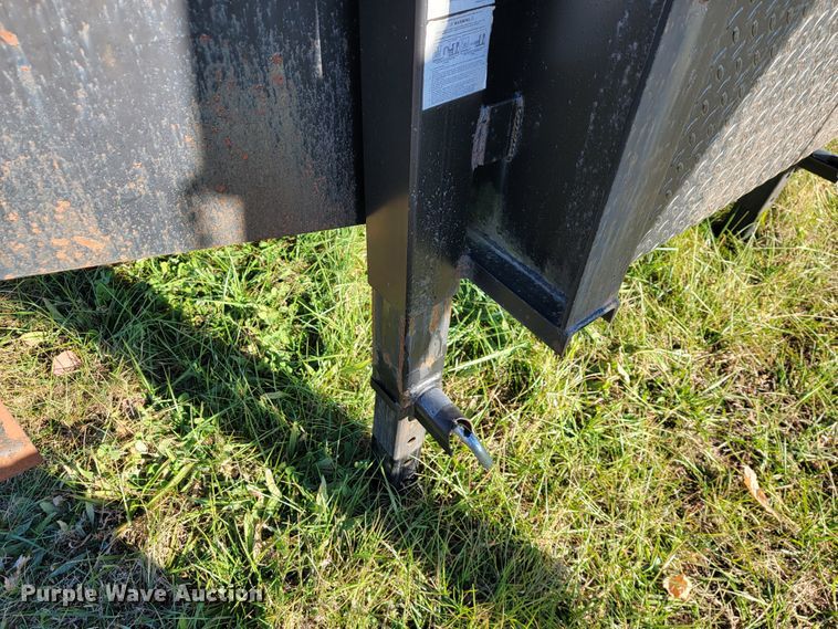 image for item JE9180 2016 Starlite  equipment trailer