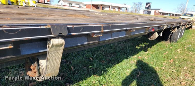 image for item JE9180 2016 Starlite  equipment trailer