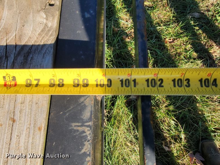 image for item JE9180 2016 Starlite  equipment trailer