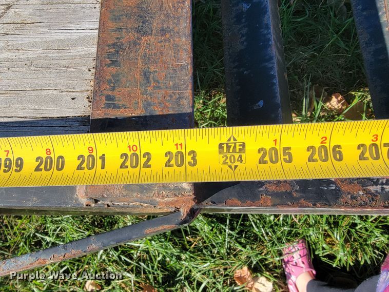 image for item JE9180 2016 Starlite  equipment trailer