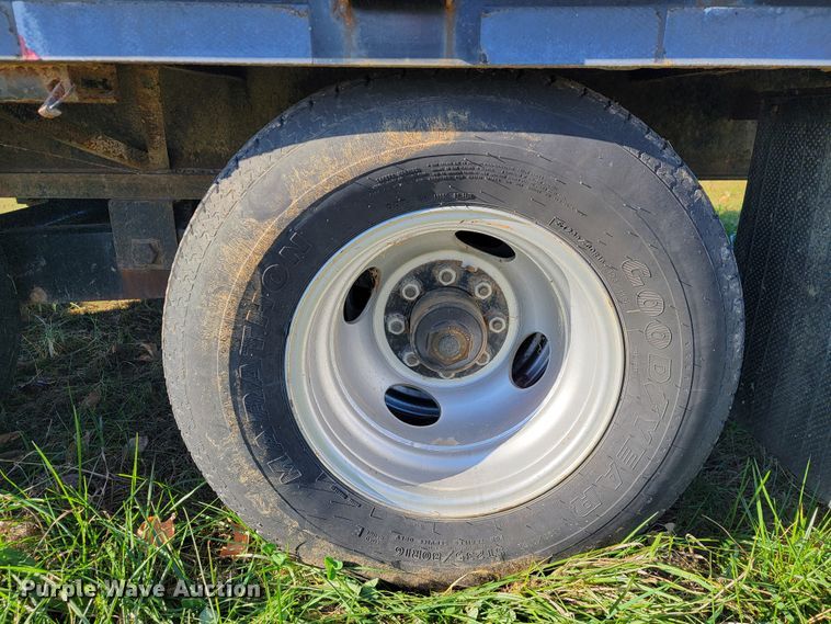 image for item JE9180 2016 Starlite  equipment trailer