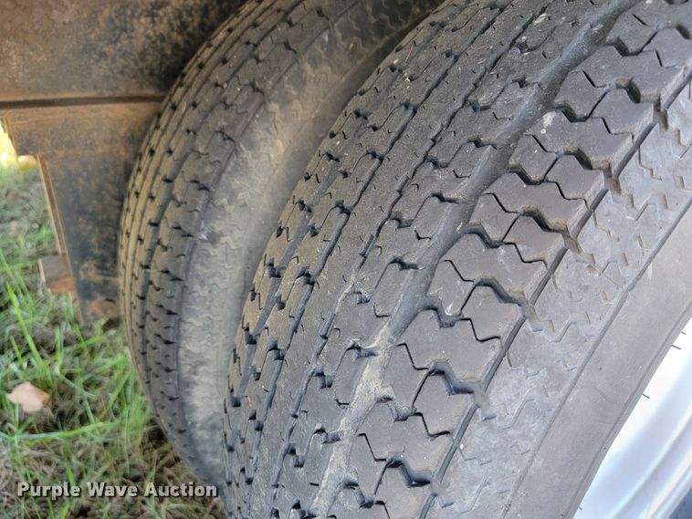 image for item JE9180 2016 Starlite  equipment trailer