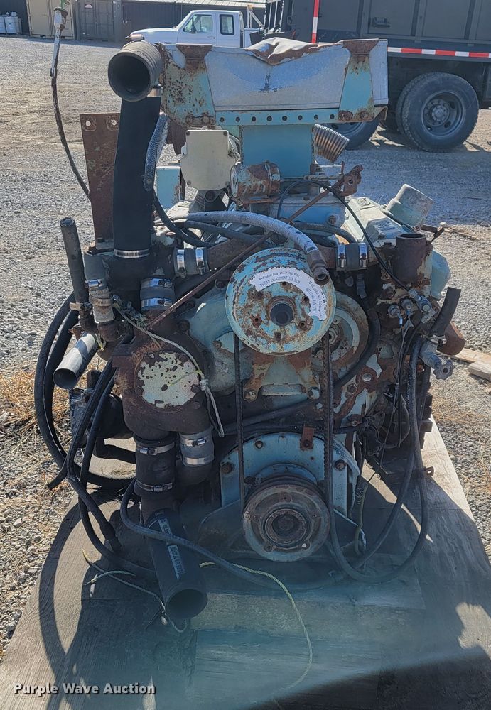 image for item JE9241 Detroit Diesel 871  engine