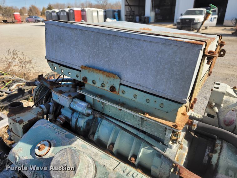 image for item JE9241 Detroit Diesel 871  engine