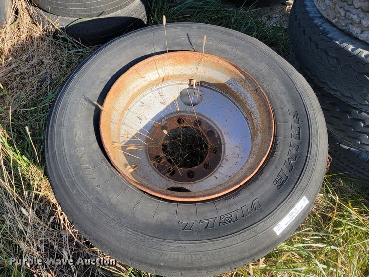 image for item JE9249 Approximately 19 tires