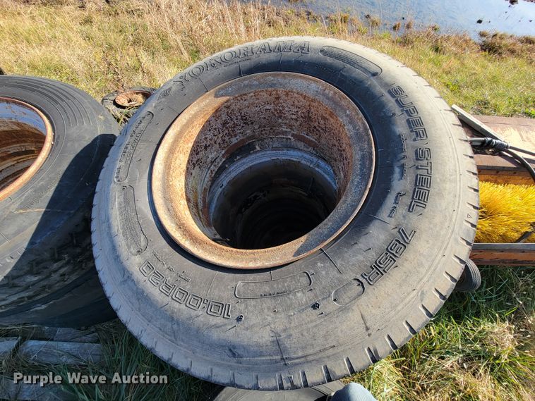 image for item JE9249 Approximately 19 tires