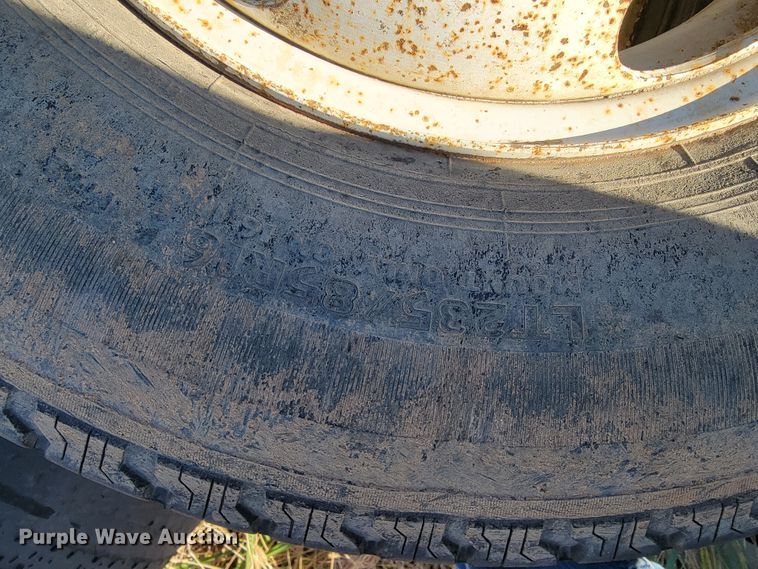 image for item JE9249 Approximately 19 tires