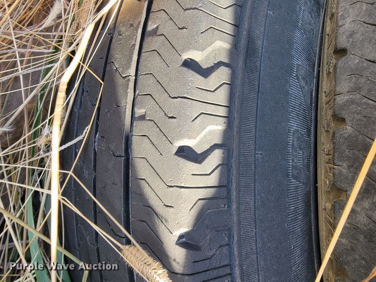 image for item JE9249 Approximately 19 tires