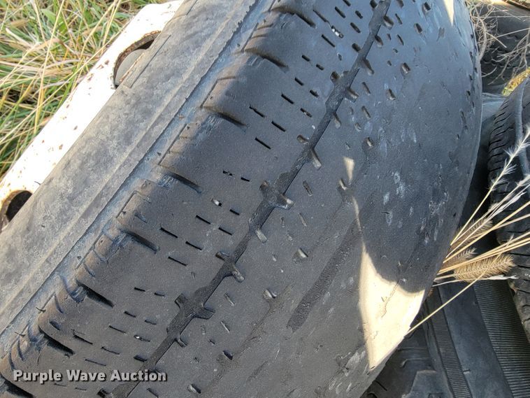image for item JE9249 Approximately 19 tires