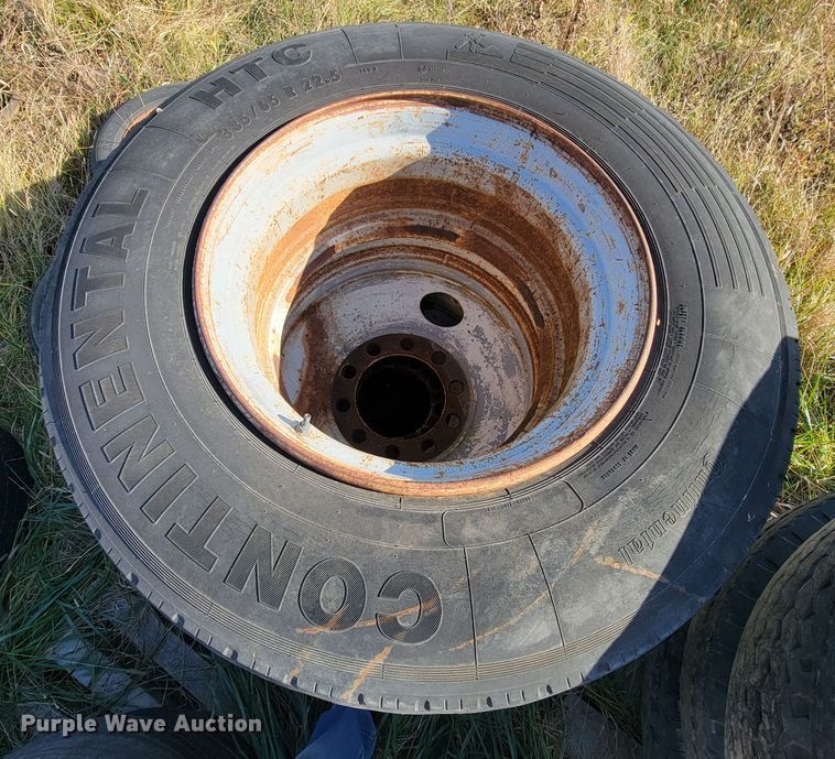 image for item JE9249 Approximately 19 tires