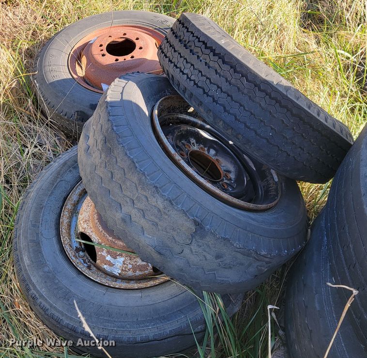 image for item JE9249 Approximately 19 tires