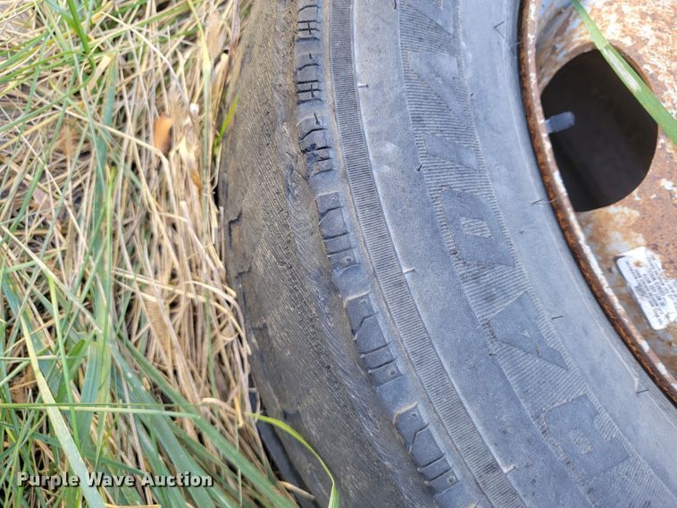 image for item JE9249 Approximately 19 tires