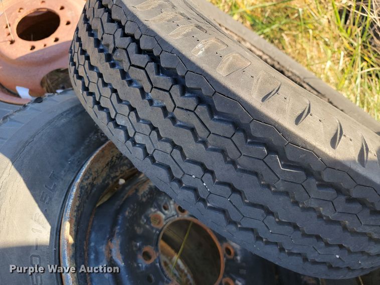 image for item JE9249 Approximately 19 tires