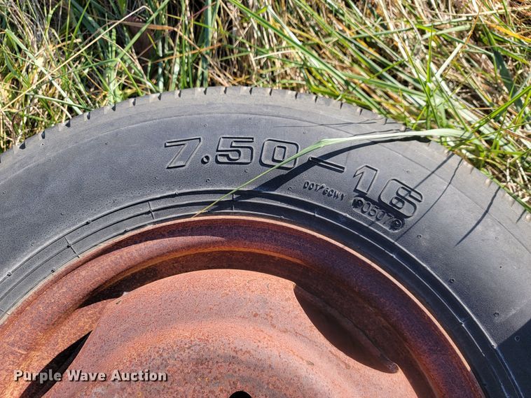 image for item JE9249 Approximately 19 tires
